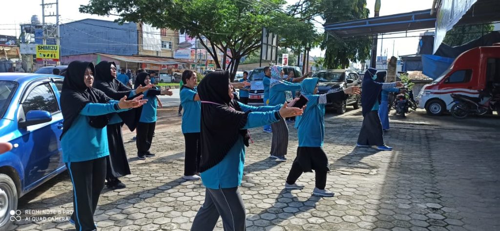 Jaga Kesehatan Pegawai, BNN Kota Kendari Lakukan Senam Kebugaran Jasmani