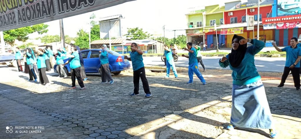 BNN Kota Kendari Lakukan Senam Kebugaran Jasmani untuk Jaga Kesehatan Pegawai