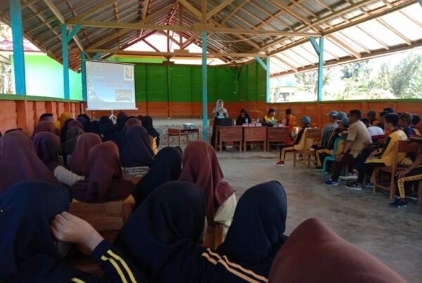 Sasar Pelajar Konsel, BNN Kota Kendari Melakukan Penyuluhan Generasi Muda Bersatu Melawan Narkoba di SMAN 7 Kolono