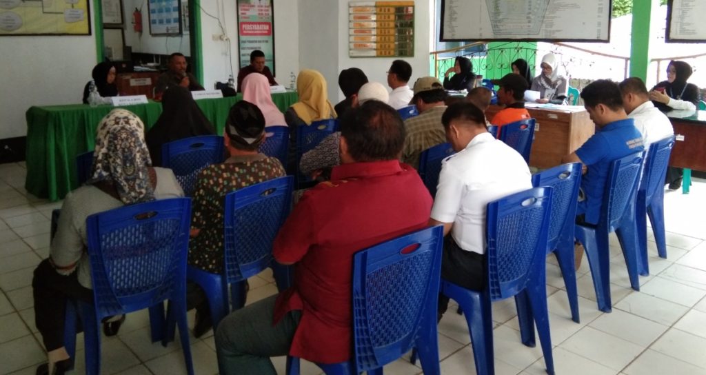 Gelar Rapat Pembentukan Tim PBM, BNN Kota Kendari: “Kerja Keras dan Ikhlas Demi Kampung Salo yang Bebas dari Narkoba!” Gelar Rapat Pembentukan Tim PBM, BNN Kota Kendari: “Kerja Keras dan Ikhlas Demi Kampung Salo yang Bebas dari Narkoba!”