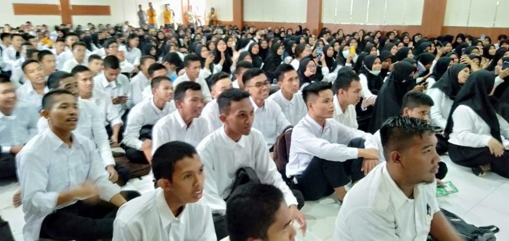 Sosialisasi Bahaya Narkoba di Sub Unit Dharma Wanita Persatuan Fakultas Ilmu Budaya UHO Ibu Garda Terdepan Mencegah Penyalahgunaan Narkoba dalam Keluarga