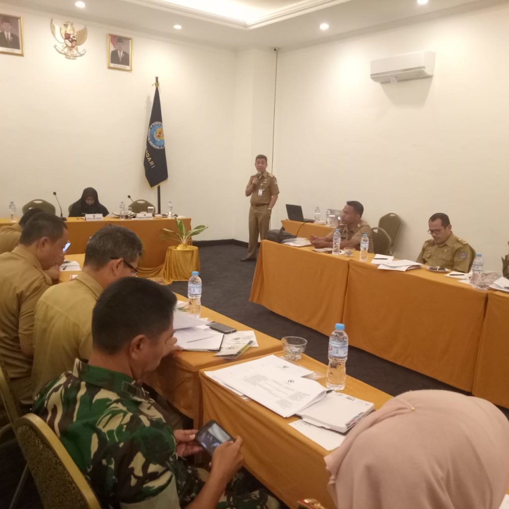 Kepala Badan Kesatuan Bangsa dan Politik Kota Kendari  Dr. Ridwansyah Taridala, S.Sos, M.Si. Salah satu narasumber Kegiatan.