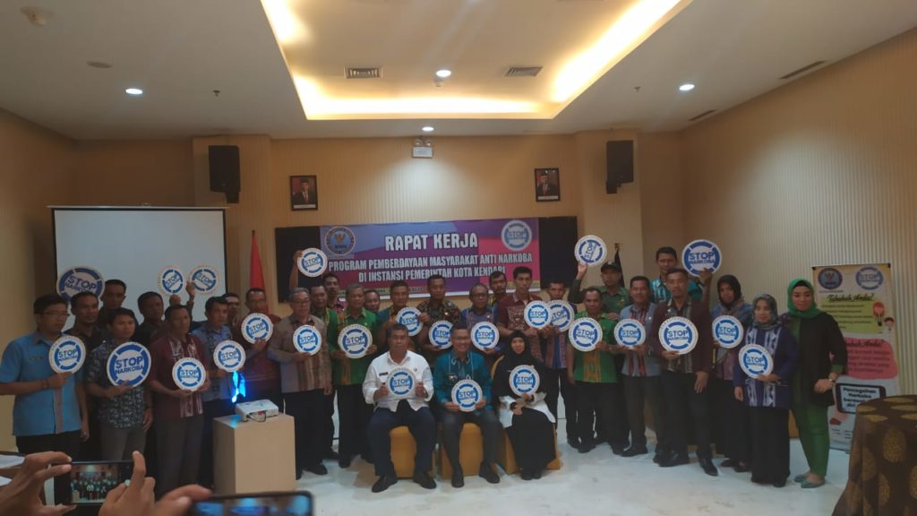 jenderal_dan_walikota_kendari_bertemu_lawan_narkoba_dalam_rapat_kerja_Program_Pemberdayaan___Masyarakat_Anti_Narkoba_di_Instansi_Pemerintah_bnn_kota_kendari_4