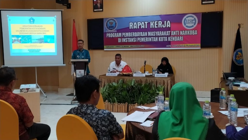 jenderal_dan_walikota_kendari_bertemu_lawan_narkoba_dalam_rapat_kerja_Program_Pemberdayaan___Masyarakat_Anti_Narkoba_di_Instansi_Pemerintah_bnn_kota_kendari_4