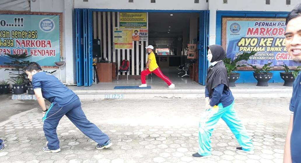 Jaga Kesehatan Pegawai di Masa Pandemi Covid19, BNN Kota Kendari Gelar Senam Jaga Kesehatan Pegawai di Masa Pandemi Covid19, BNN Kota Kendari Gelar Senam