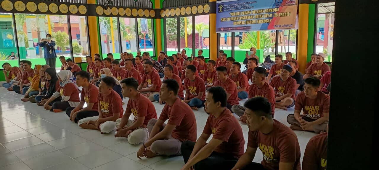 Gencarkan “War On Drugs”, BNN Kota Kendari Sosialisasi Bahaya Narkoba ke Warga Binaan Rutan Klas IIb Unaaha Kab. Konawe Gencarkan “War On Drugs”, BNN Kota Kendari Sosialisasi Bahaya Narkoba ke Warga Binaan Rutan Klas IIb Unaaha Kab. Konawe