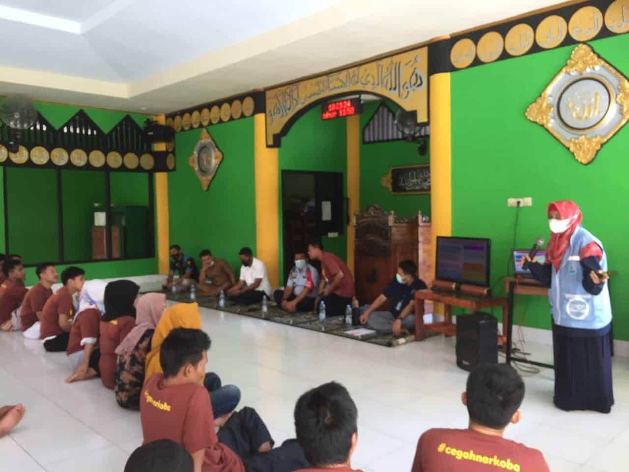 Gencarkan “War On Drugs”, BNN Kota Kendari Sosialisasi Bahaya Narkoba ke Warga Binaan Rutan Klas IIb Unaaha Kab. Konawe