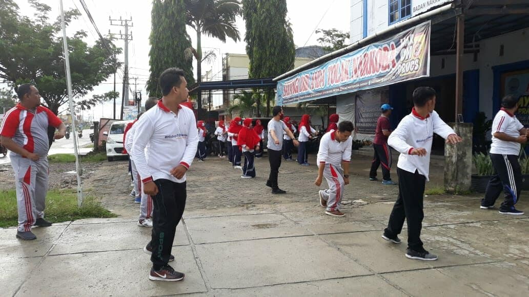 Jaga Kesehatan Pegawai di Era Pandemi, BNN Kota Kendari Laksanakan Senam