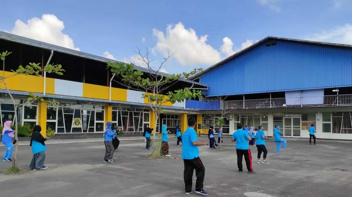 Jaga Kesehatan Personil, BNN Kota Kendari Gelar Senam