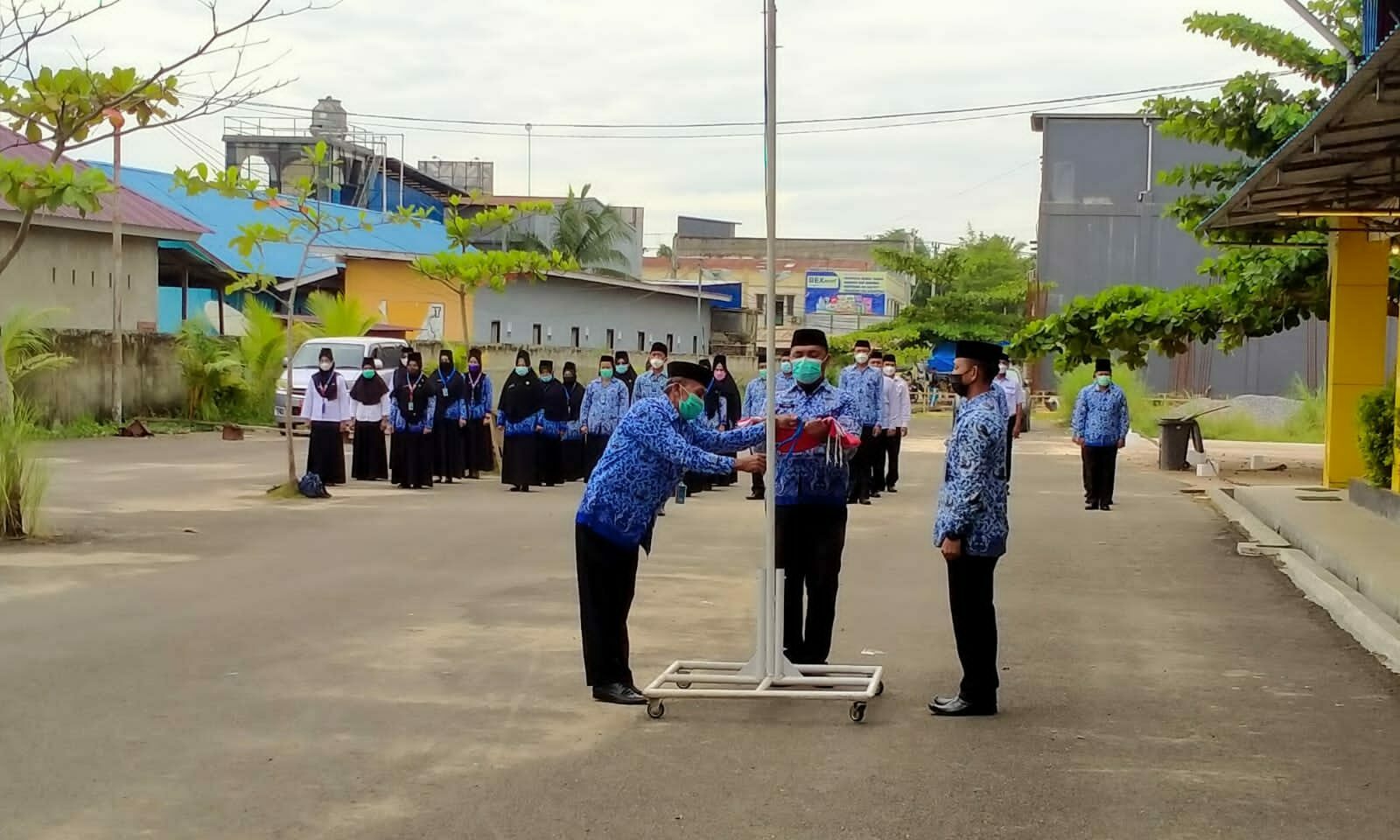 Mengawali Tahun 2022 BNN Kota Kendari Melaksanakan Upacara