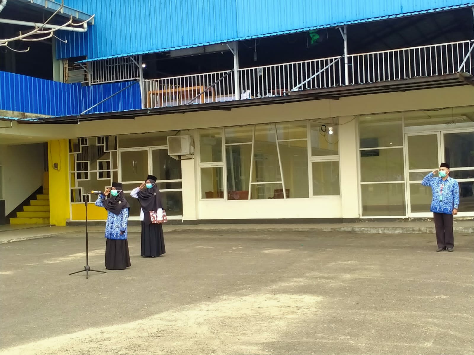 Mengawali Tahun 2022 BNN Kota Kendari Melaksanakan Upacara