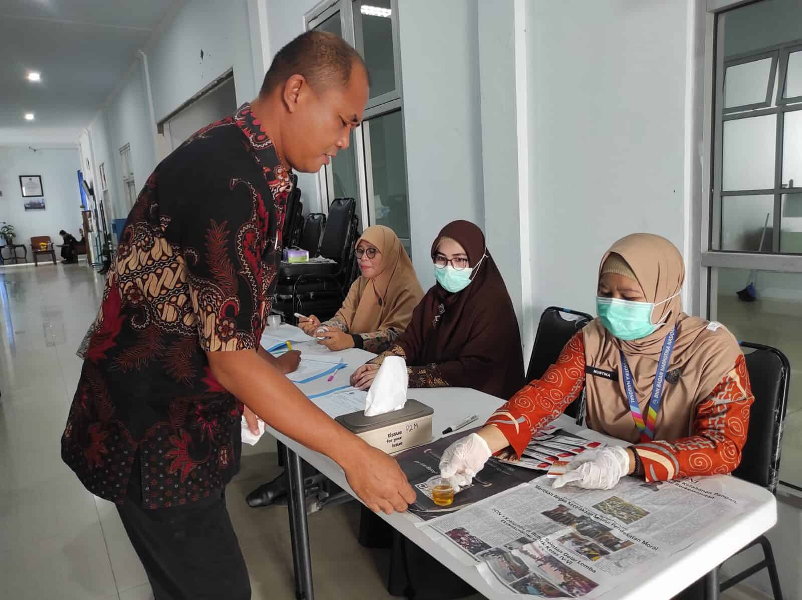 BNN Kota Kendari Gelar Test Urine, Langkah Tegas Berantas Narkoba di Lingkungan Internal