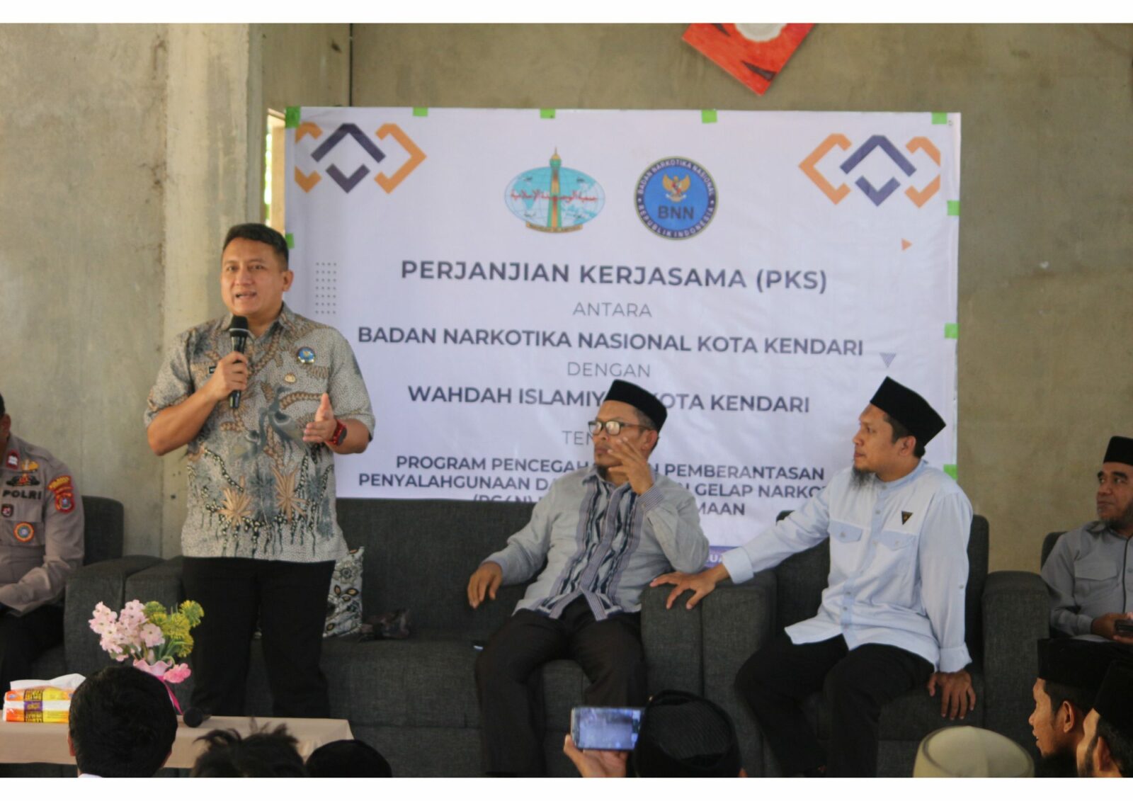 BNN Kota Kendari dan Wahdah Islamiyah Kota Kendari Tandatangani Perjanjian Kerjasama dalam Upaya Pencegahan Penyalahgunaan Narkoba