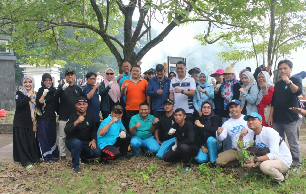 BNN Kota Kendari Ikut Sukseskan Kegiatan Jumat Bersih di Kawasan MTQ Kota Kendari