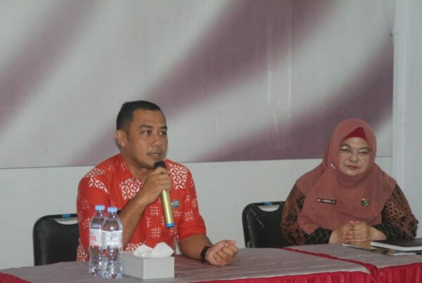 SAMBUTAN DAN ARAHAN KEPALA BNN KOTA KENDARI KEPADA SELURUH PERSONIL DAN PEGAWAI SAMBUTAN DAN ARAHAN KEPALA BNN KOTA KENDARI KEPADA SELURUH PERSONIL DAN PEGAWAI